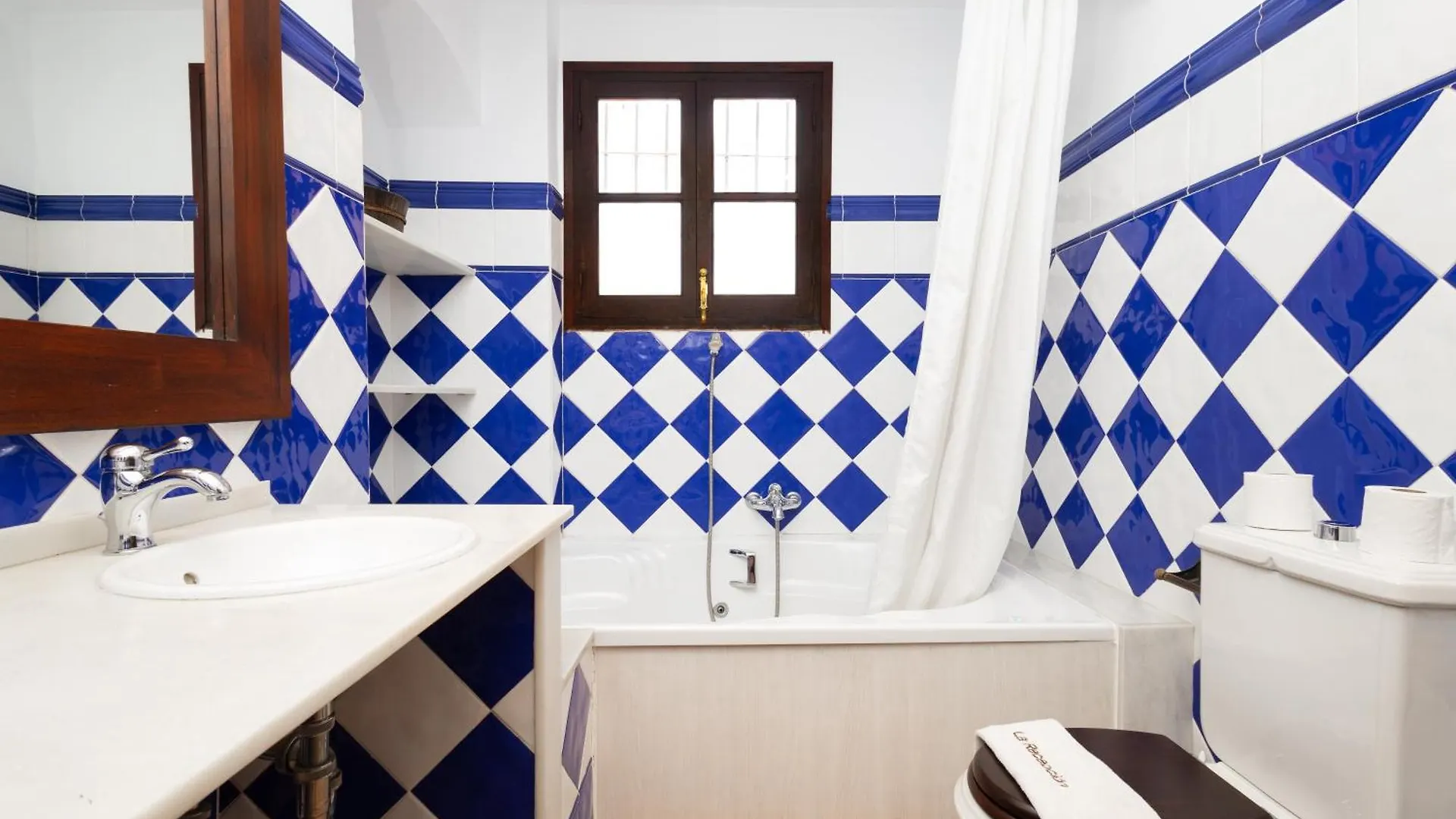 C92 - Rustic Two Bedrooms Apartment With Terrace Malaga