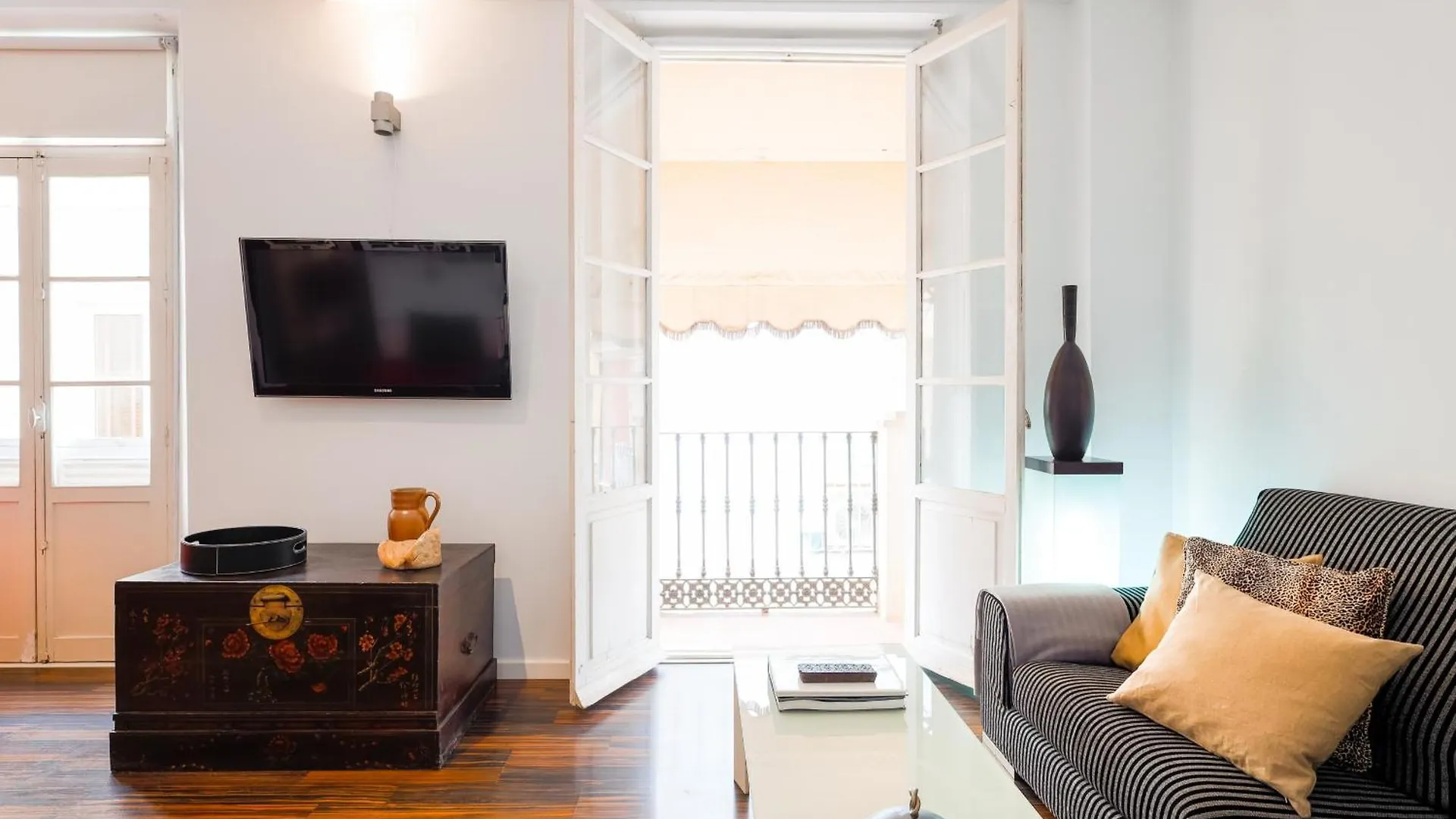C92 - Rustic Two Bedrooms Apartment With Terrace Malaga